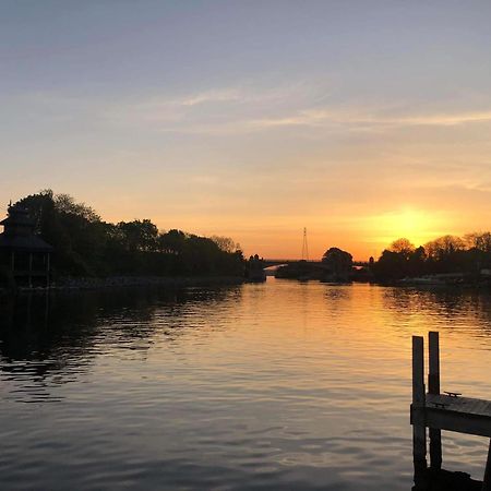 Manistee Inn & Marina Bagian luar foto
